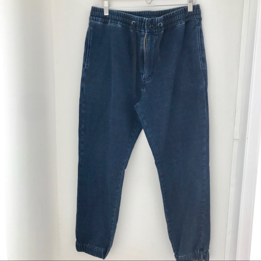 Men’s Levi Joggers